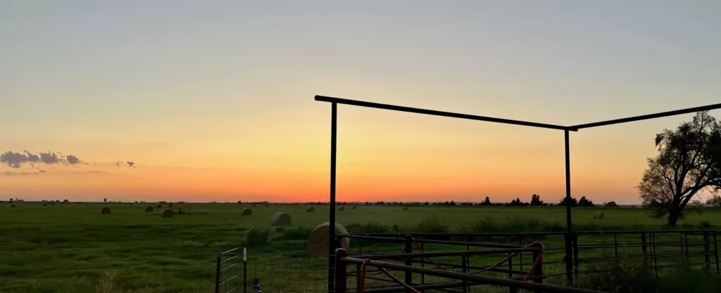 A background scene of the sunset near Elk City in Western Oklahoma, not far from CopperSky Wealth's offices.